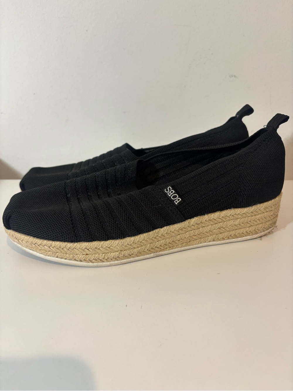 Skechers BOBS Women 9W Highlights 2.0 Homestretch Slipon Black Knit & Jute